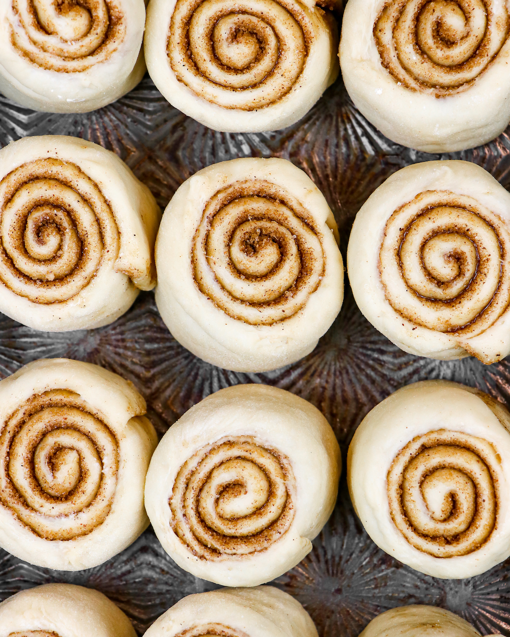 1Hour Soft Cinnamon Rolls (Heavy Cream Hack)